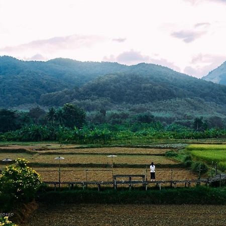 Bantaphan Homestay Nan Exterior photo