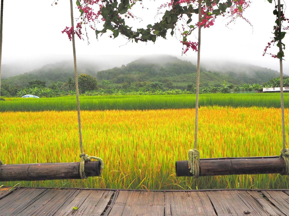 Bantaphan Homestay Nan Exterior photo